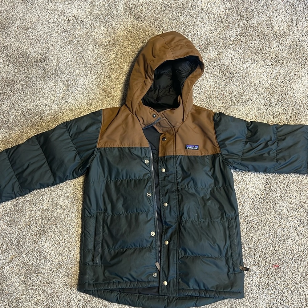 Boys Patagonia hooded bivy puffer coat (size medium)